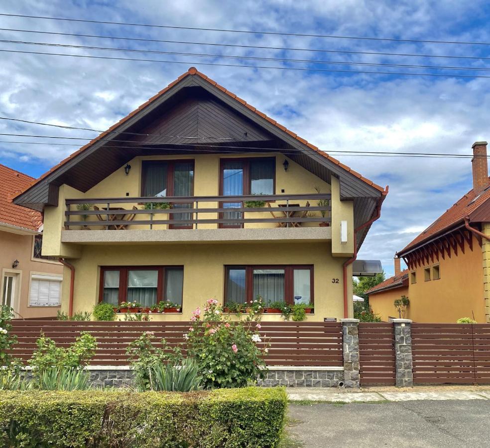 Arpad Apartman Хайдусобосло Экстерьер фото